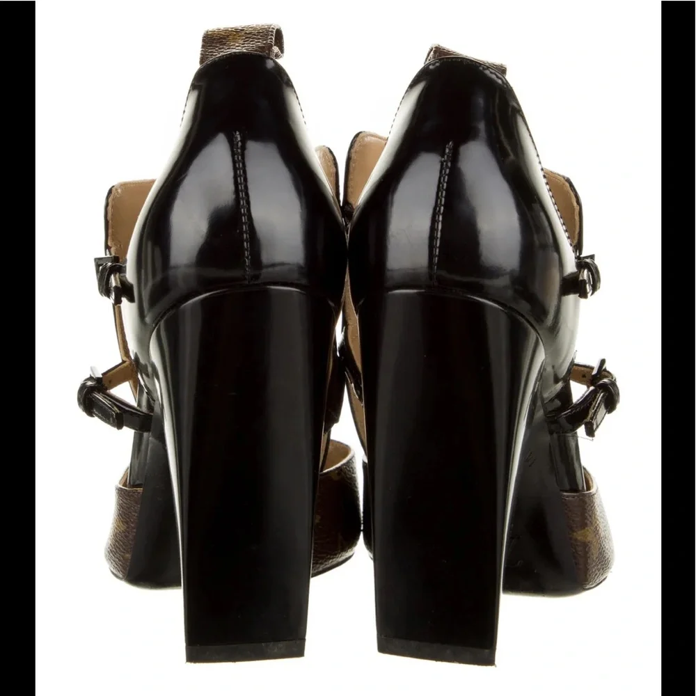 🎉🎉HOST PICK ♥️🎉❤️❤️ Louis Vuitton Leather D'Orsay Pumps
Black❤️❤️ - Picture 4 of 5
